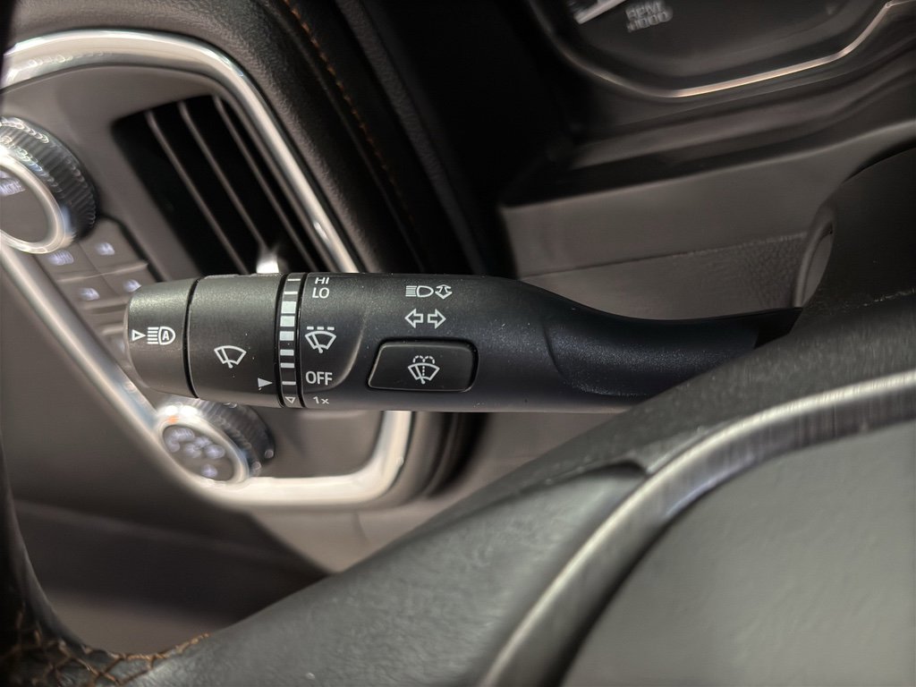 Used 2022 GMC Sierra 2500 AT4 w/ AT4 Preferred Package image 17