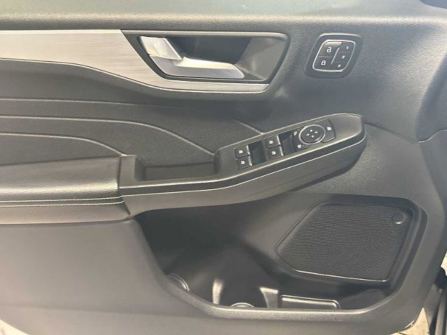 Certified 2025 Ford Escape Platinum AWD/4WD image 21