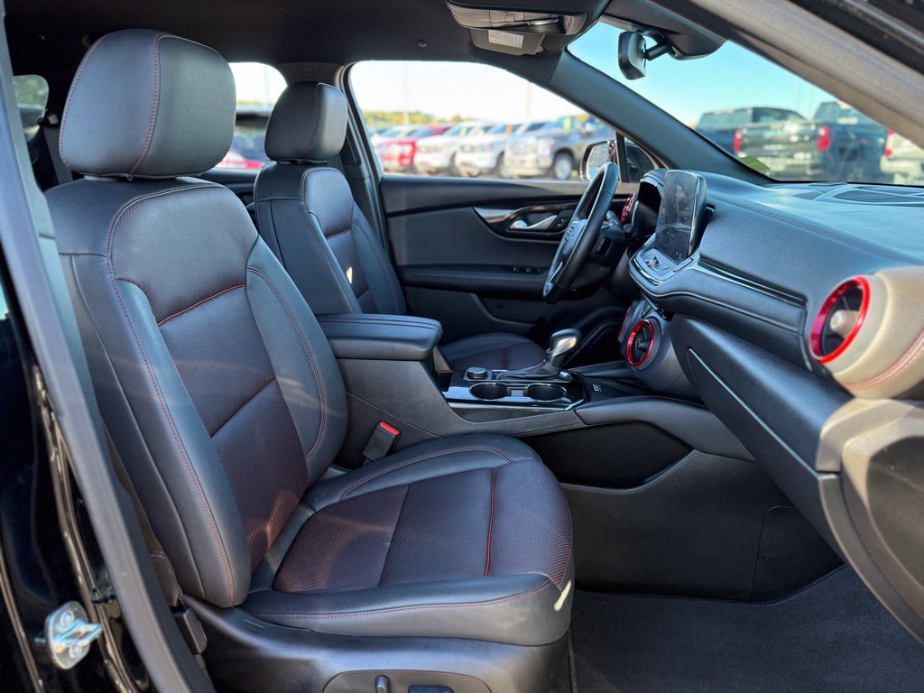 Used 2025 Chevrolet Blazer RS FWD image 12