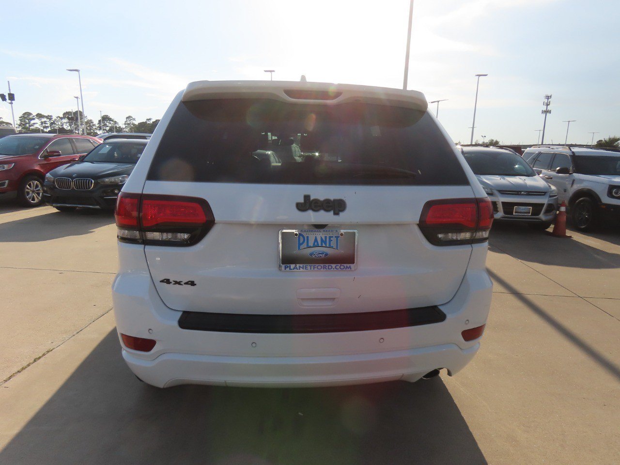 Used 2018 Jeep Grand Cherokee Altitude AWD/4WD image 13