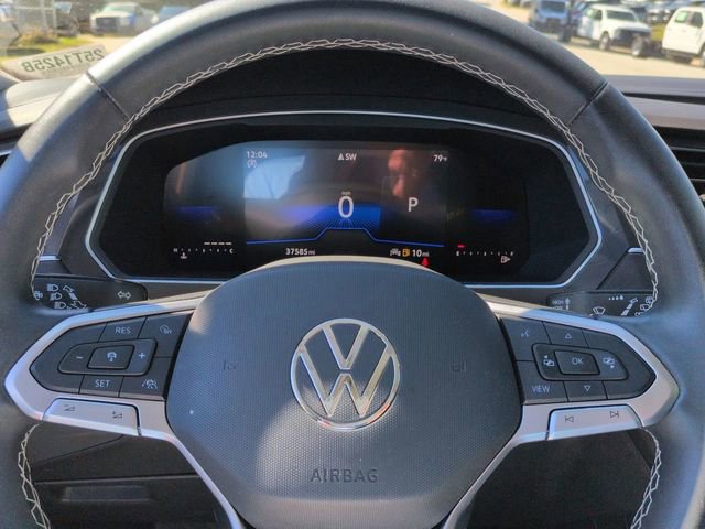 Used 2023 Volkswagen Tiguan SE w/ Panoramic Sunroof Package image 29