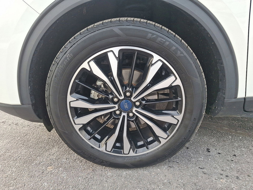 Certified 2022 Ford Escape SEL w/ SEL Stealth AWD Package image 28