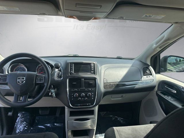 Used 2018 Dodge Grand Caravan SE FWD image 3