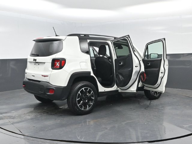 Used 2023 Jeep Renegade Trailhawk AWD/4WD image 33
