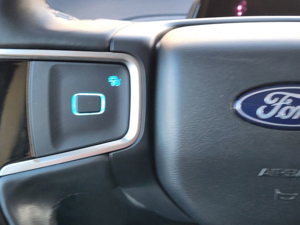 Certified 2025 Ford Expedition Platinum w/ Driver's Package image 25