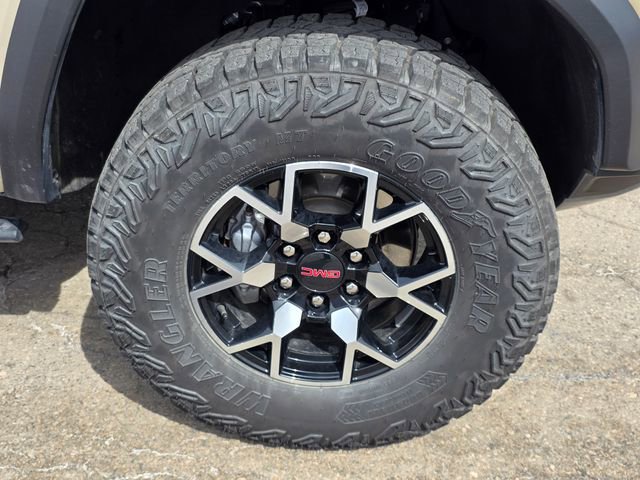 Used 2024 GMC Canyon AT4X AWD/4WD image 6
