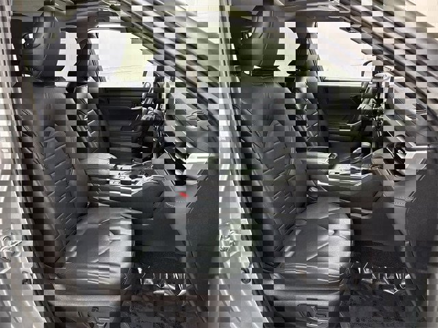 Used 2023 Toyota Highlander L image 15