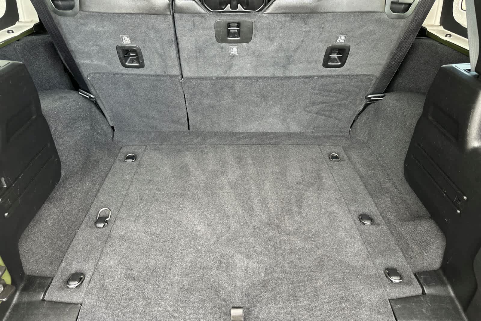 Used 2021 Jeep Wrangler Unlimited Sahara AWD/4WD image 15