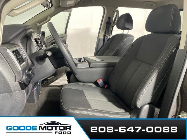 Used 2019 Nissan Titan SV AWD/4WD image 11