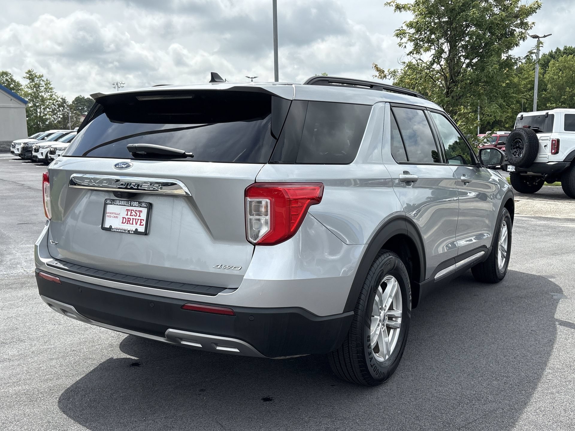 Certified 2023 Ford Explorer XLT w/ Equipment Group 202A AWD/4WD image 29