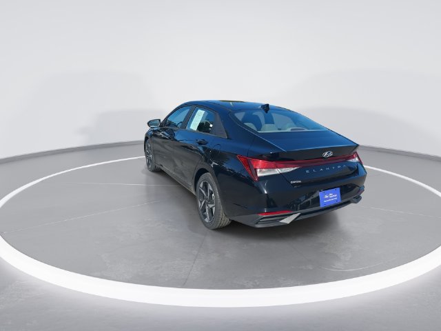 Used 2023 Hyundai Elantra SEL w/ Convenience Package FWD image 5