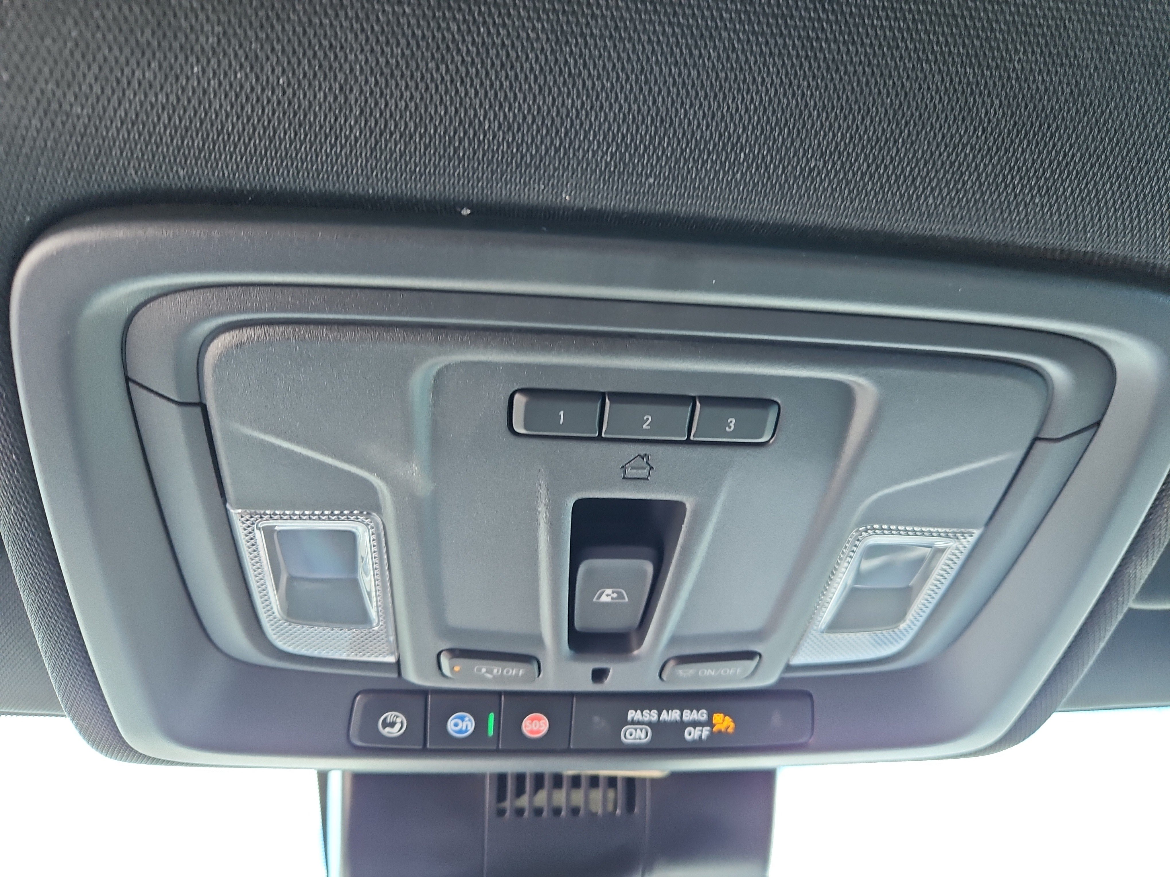 Used 2025 Chevrolet Silverado 1500 High Country w/ Technology Package AWD/4WD image 14