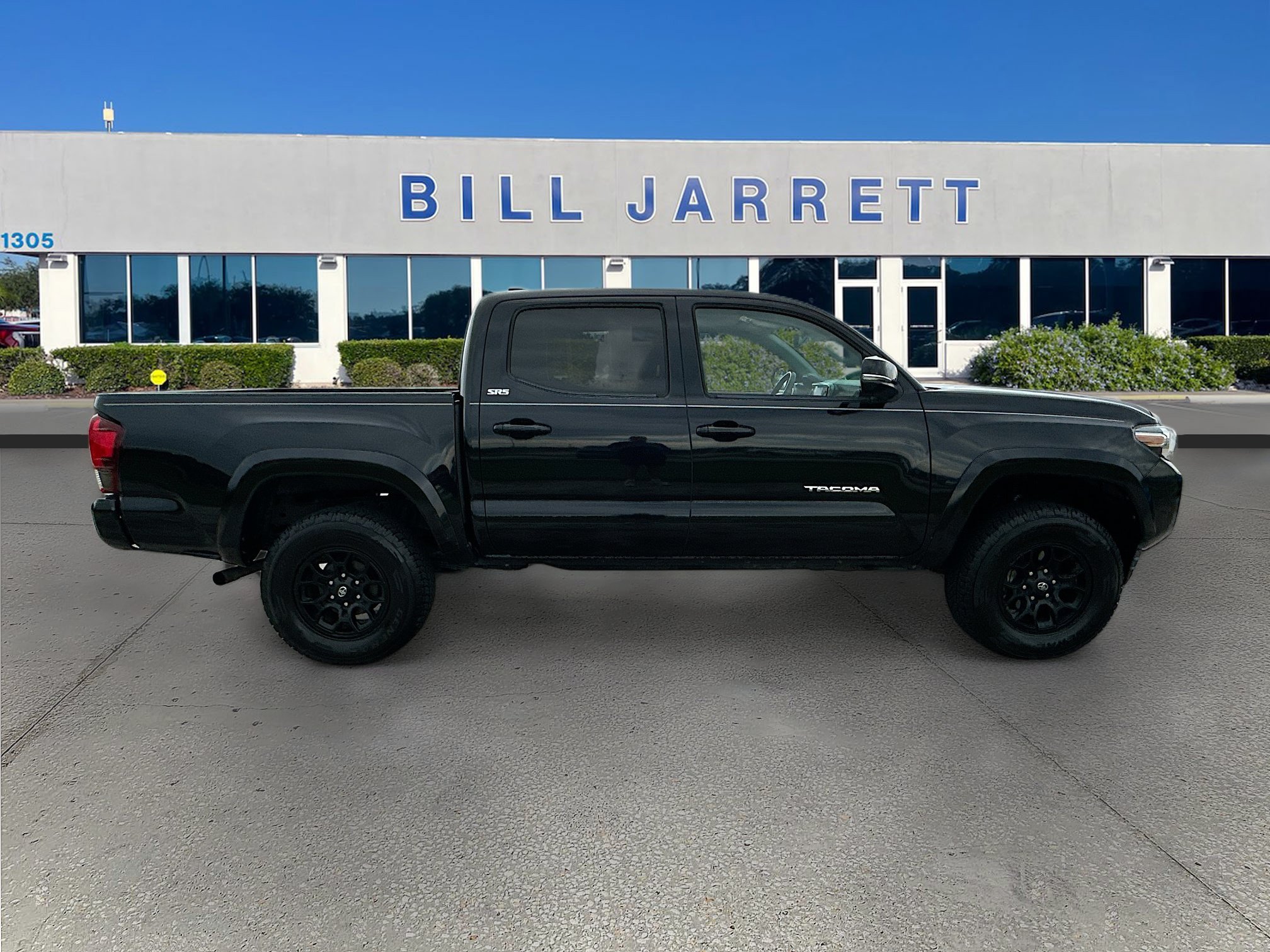 Used 2022 Toyota Tacoma SR5 w/ Technology Package RWD image 8