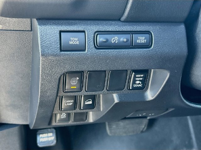 Used 2022 Nissan Frontier SV AWD/4WD image 15