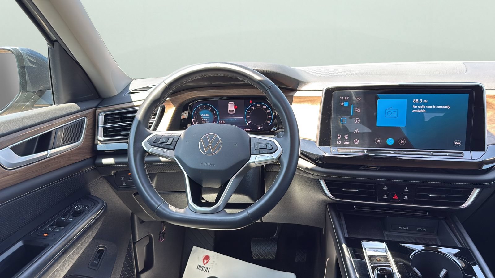 Used 2024 Volkswagen Atlas SE FWD image 13