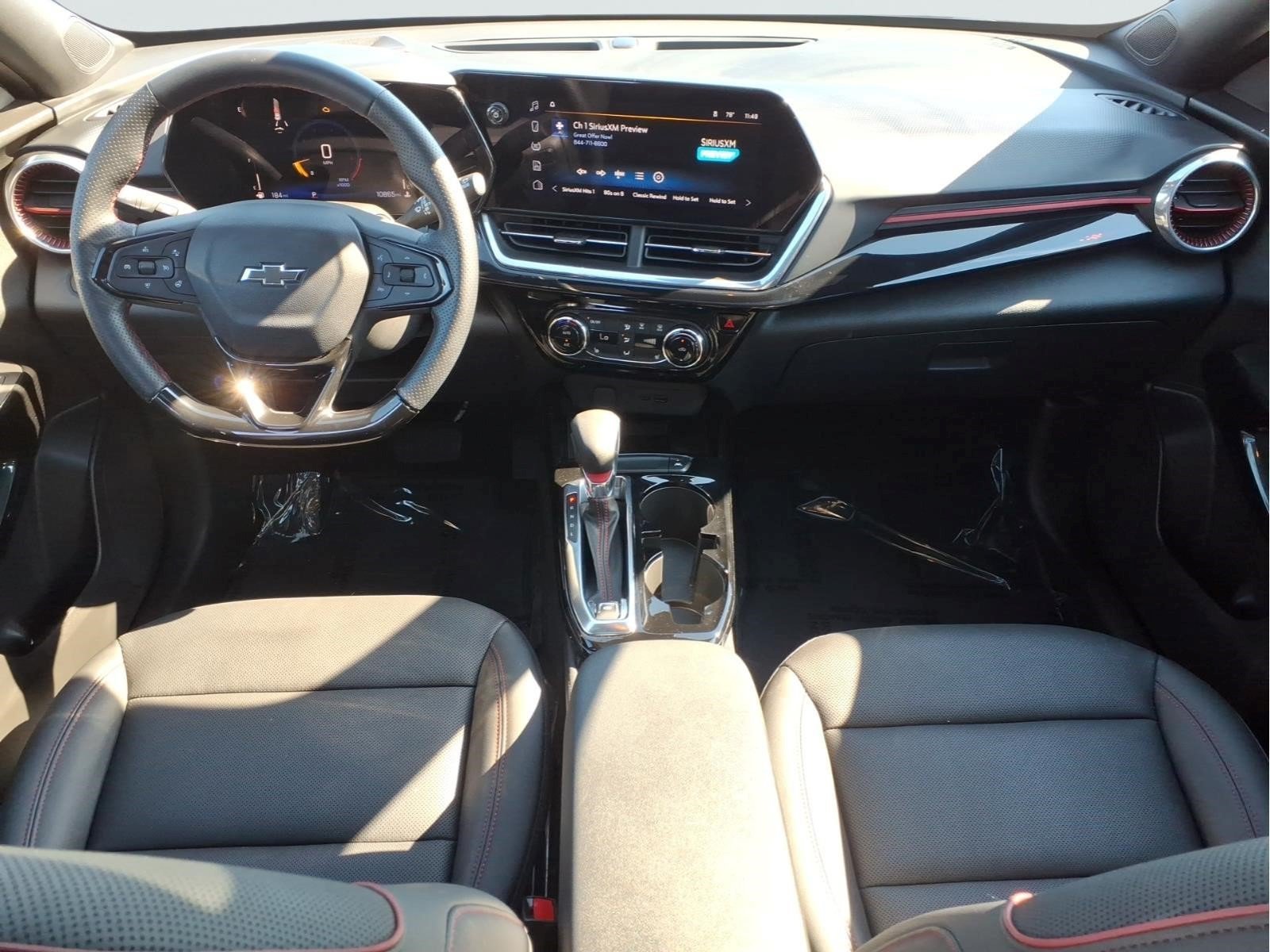 Used 2024 Chevrolet Trax RS w/ Sunroof Package FWD image 8