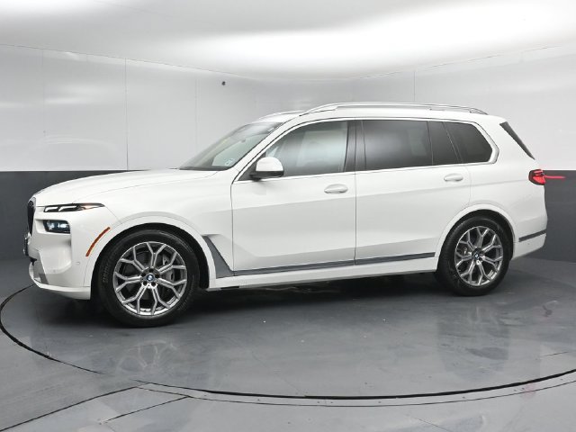 Used 2023 BMW X7 xDrive40i AWD/4WD image 4