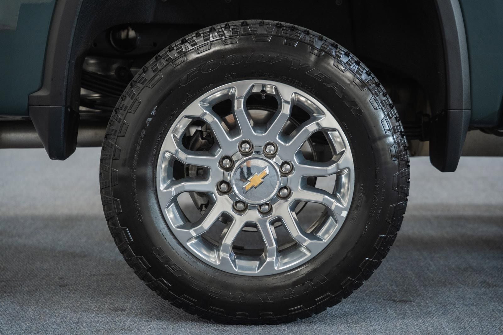 Used 2025 Chevrolet Silverado 2500 LTZ w/ LTZ Premium Package AWD/4WD image 27