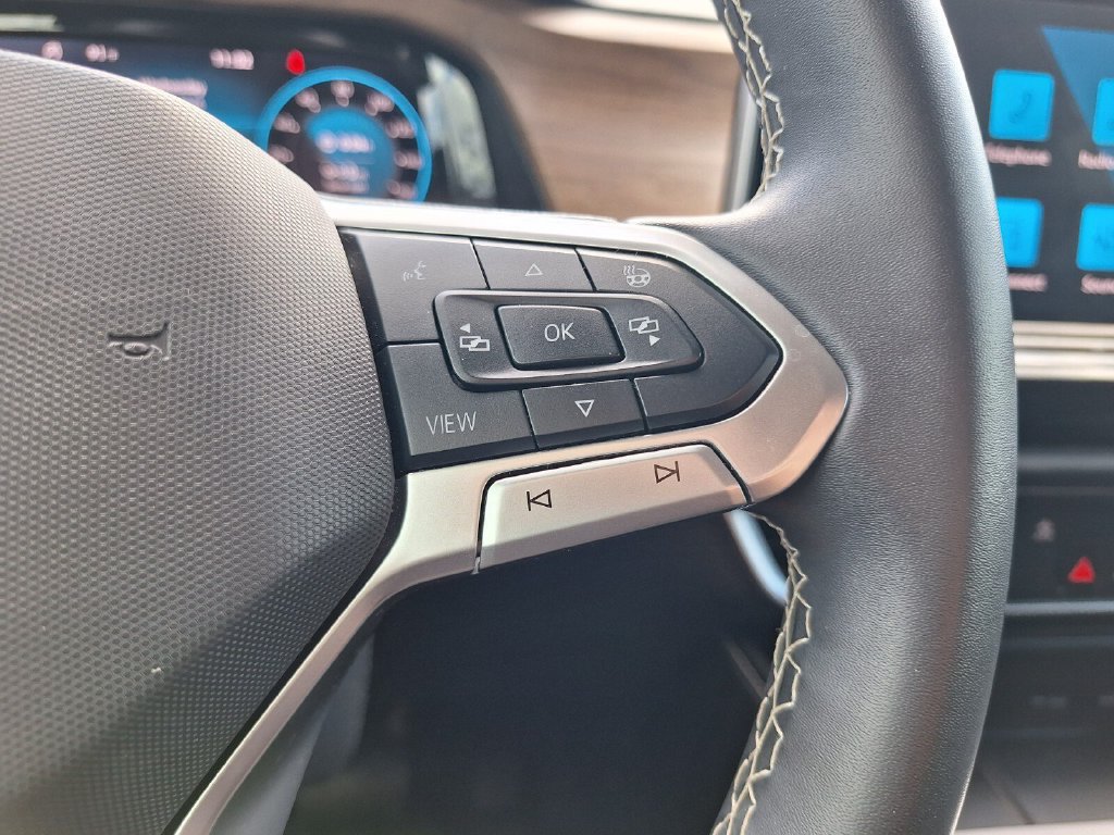 Used 2024 Volkswagen Atlas SE FWD image 16