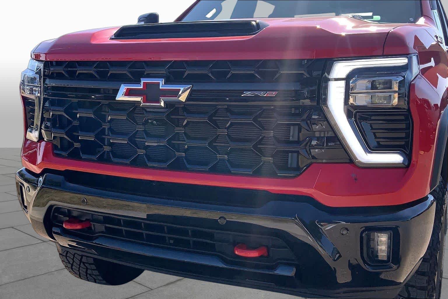 Used 2025 Chevrolet Silverado 2500 ZR2 w/ Technology Package AWD/4WD image 30
