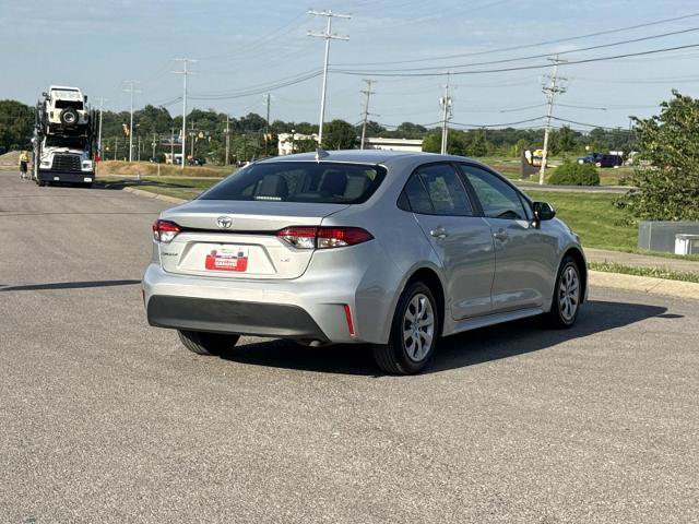 Used 2024 Toyota Corolla LE FWD image 4