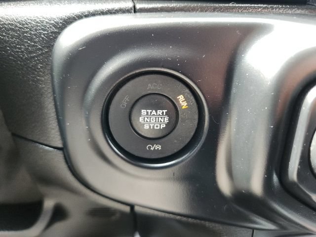Used 2020 Jeep Wrangler Unlimited Sahara AWD/4WD image 16