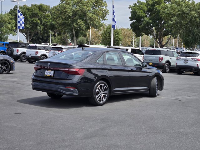 Used 2025 Volkswagen Jetta Sport FWD image 4