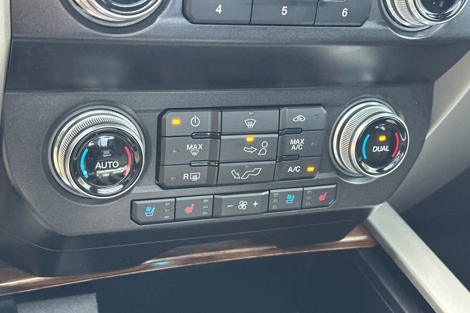 Certified 2019 Ford F150 Lariat w/ Equipment Group 502A Luxury AWD/4WD image 20