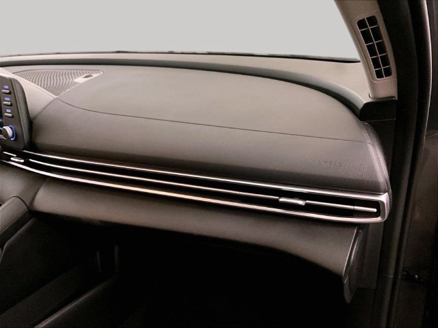 Used 2023 Hyundai Elantra SEL FWD image 15