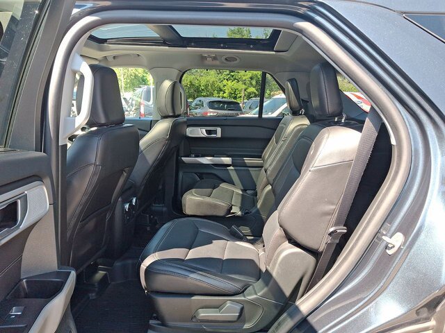 Certified 2023 Ford Explorer Limited w/ Limited Technology Package AWD/4WD image 19
