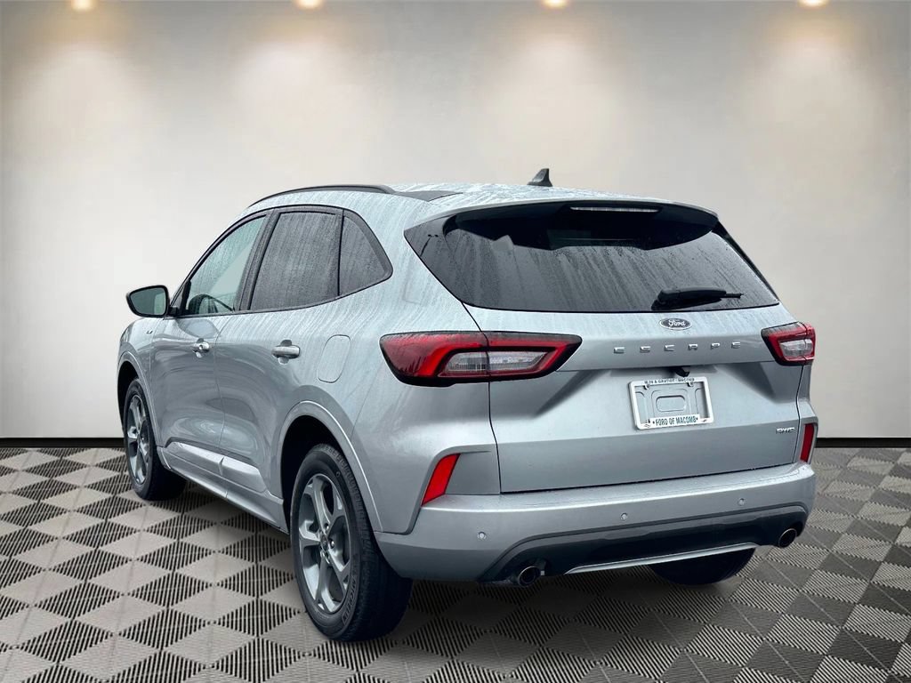 Certified 2023 Ford Escape ST-Line w/ Tech Pack #1 AWD/4WD image 5