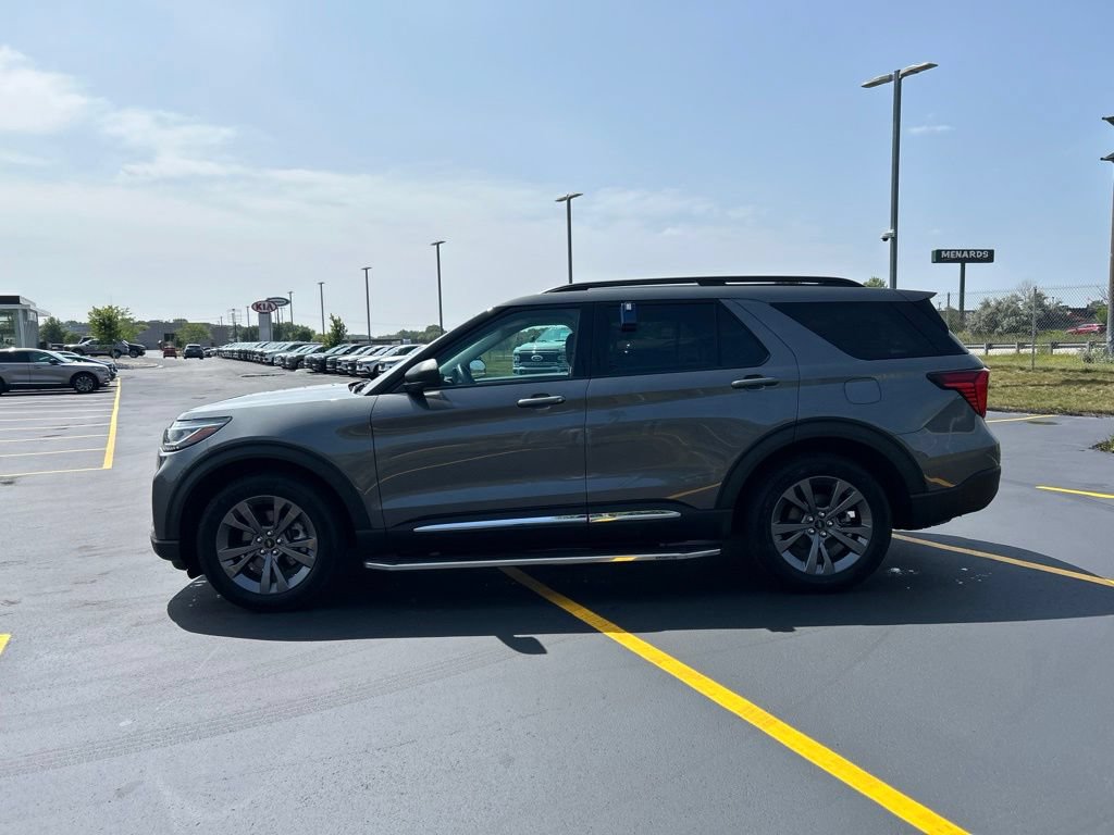 Certified 2025 Ford Explorer Active w/ Active Comfort Package AWD/4WD image 10
