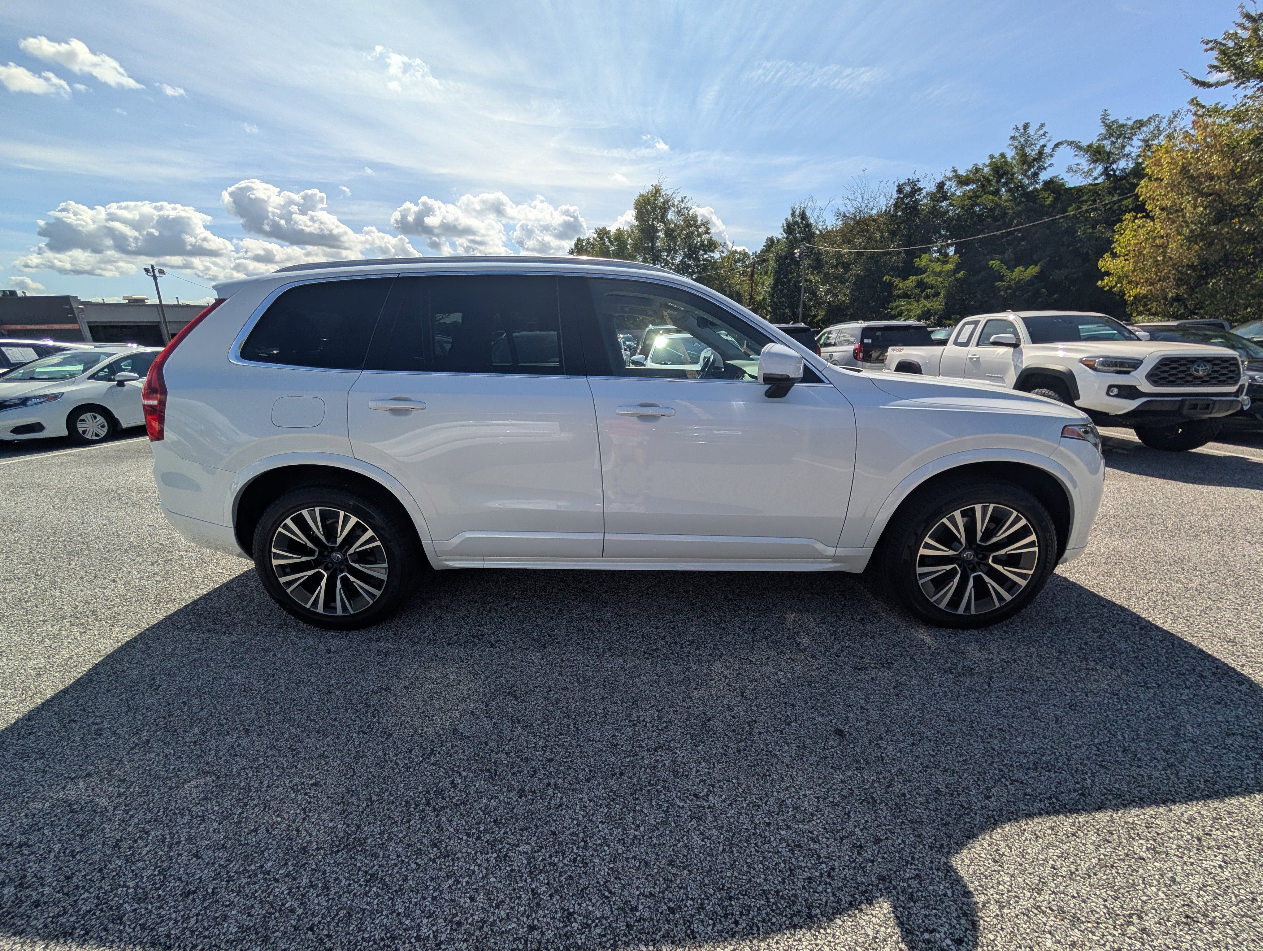 Used 2021 Volvo XC90 T6 Momentum w/ Advanced Package image 8