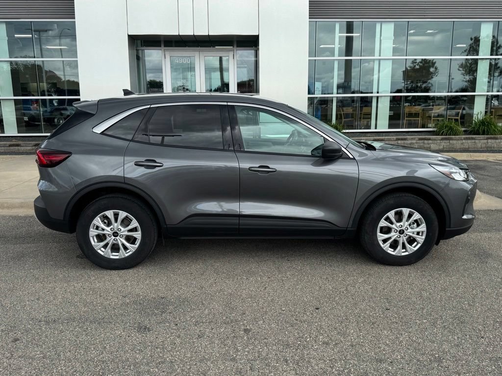 Certified 2024 Ford Escape Active AWD/4WD image 38