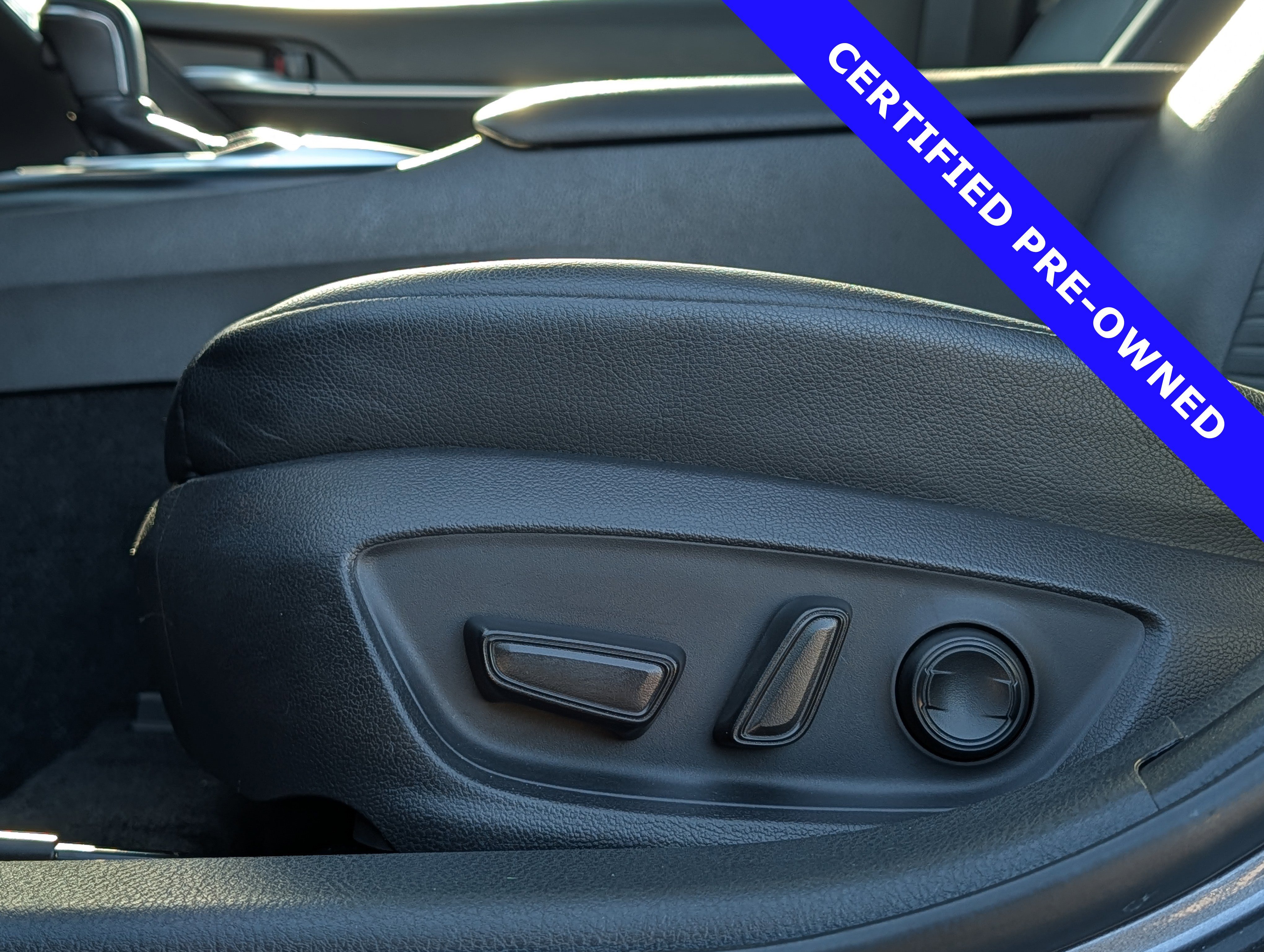 Used 2018 Toyota Camry SE w/ Moonroof Package FWD image 21