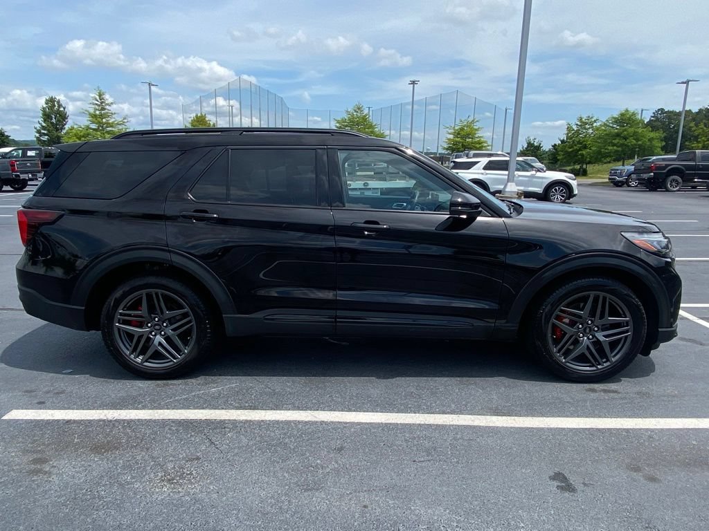 Certified 2025 Ford Explorer ST w/ Sun And Sound Package AWD/4WD image 8