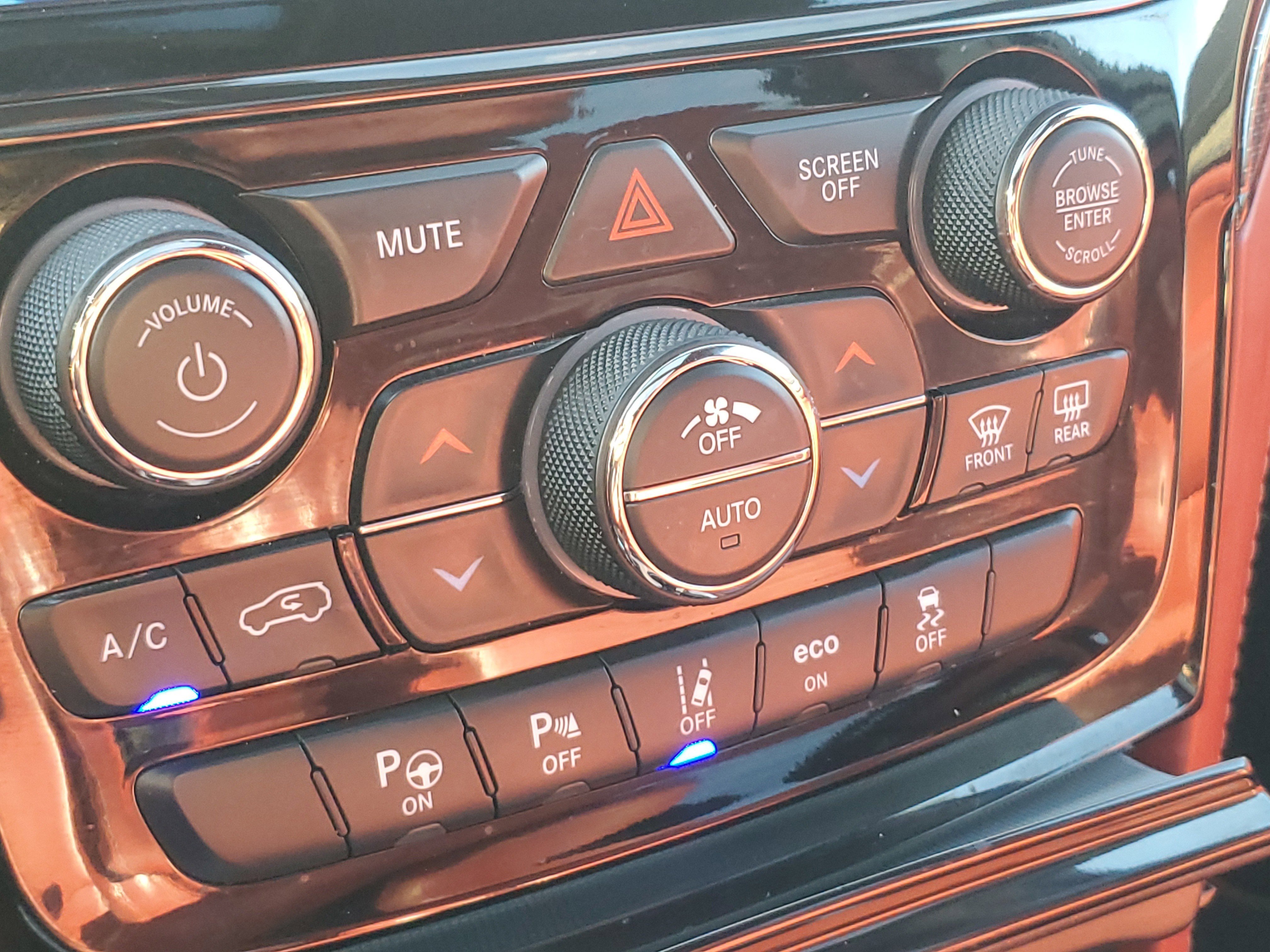 Used 2019 Jeep Grand Cherokee Trackhawk AWD/4WD image 34
