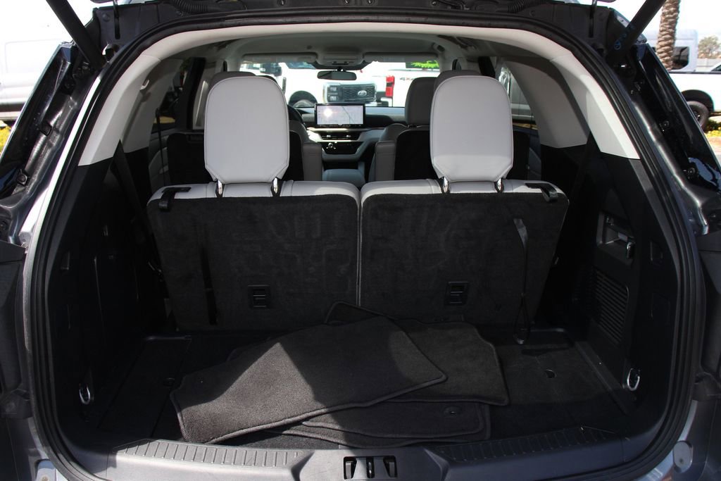 Certified 2025 Ford Explorer Active w/ Active Comfort Package RWD image 24