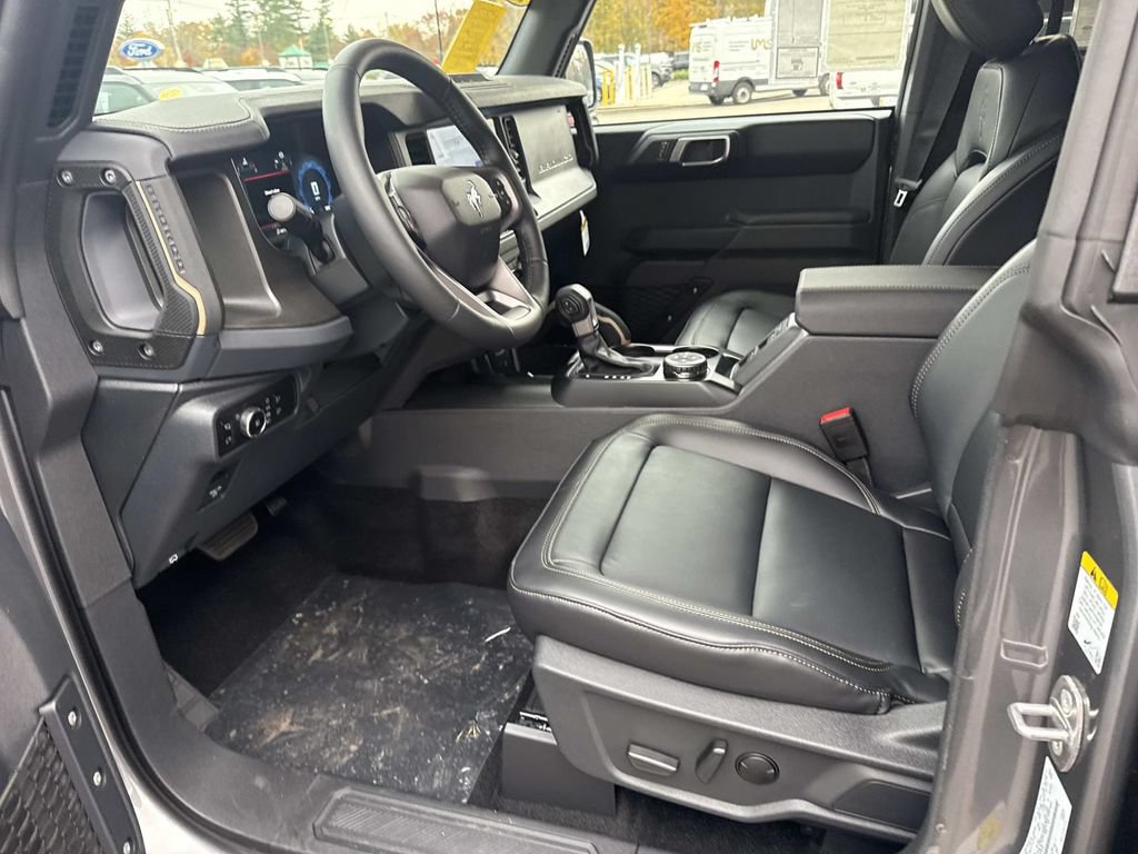 Certified 2025 Ford Bronco Badlands AWD/4WD image 8
