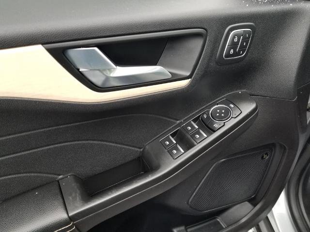 Certified 2022 Ford Escape Titanium w/ Titanium Elite Package image 11