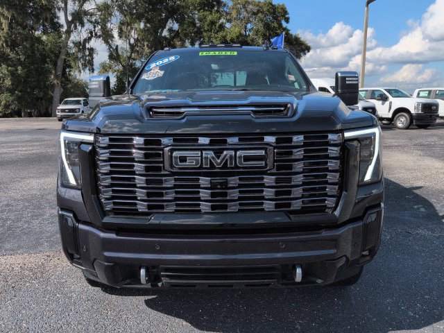 Used 2025 GMC Sierra 2500 Denali Ultimate AWD/4WD image 3