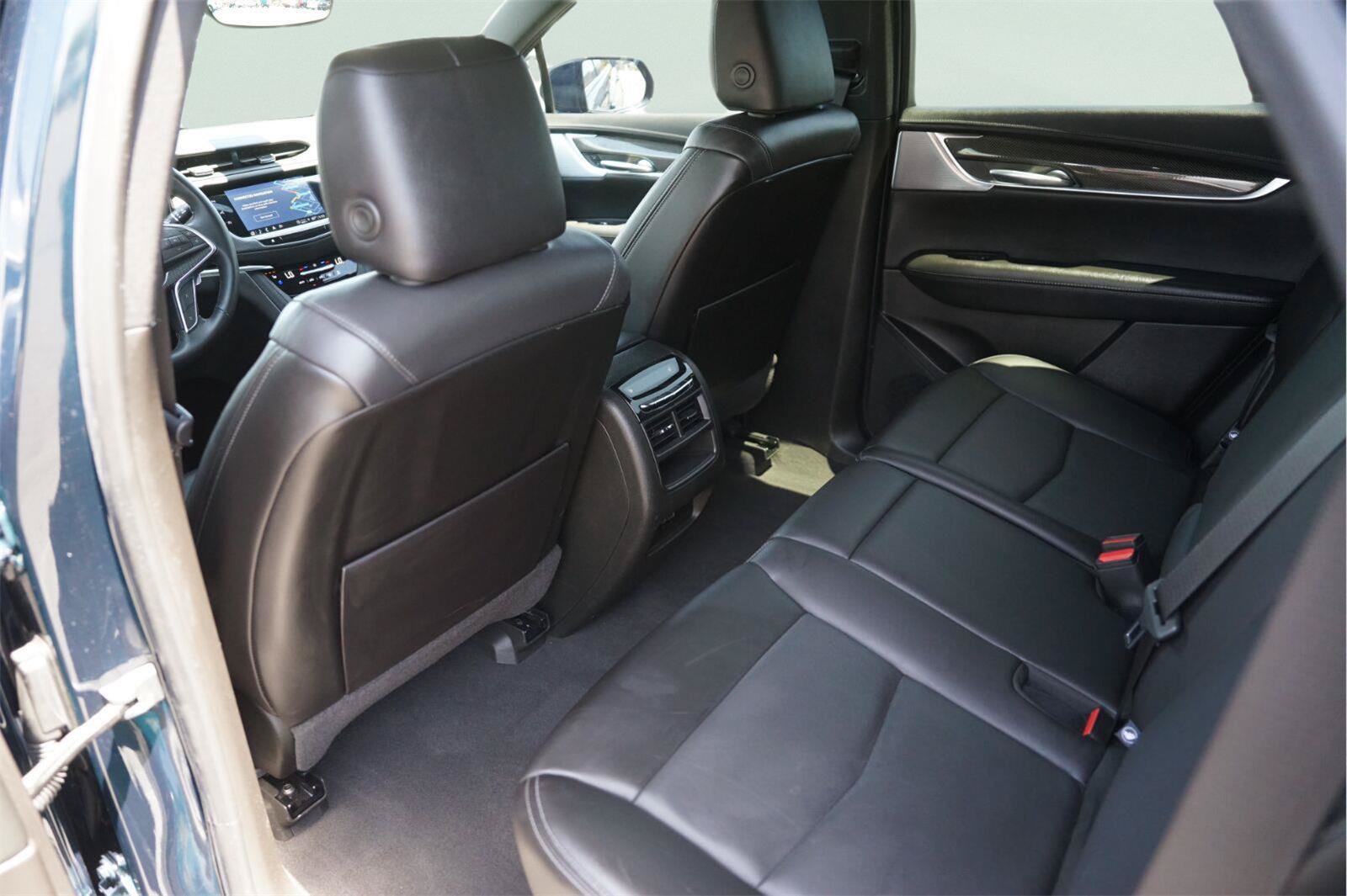 Used 2025 Cadillac XT5 Sportv w/ Technology Package AWD/4WD image 12
