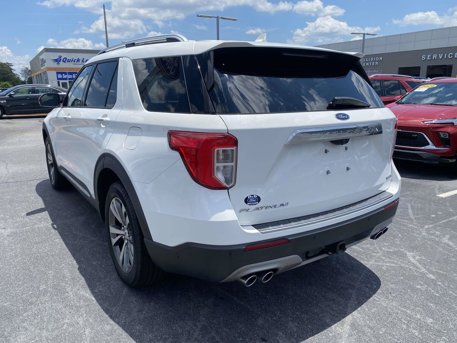 Certified 2020 Ford Explorer Platinum w/ Premium Technology Package AWD/4WD image 5