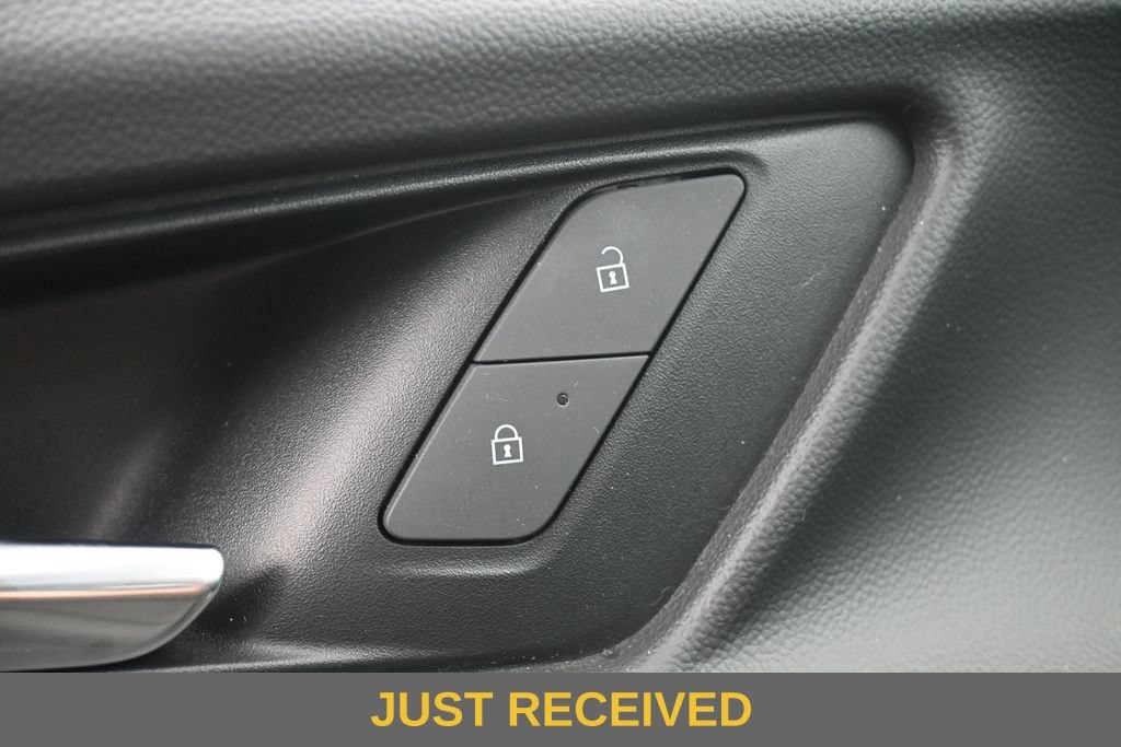 Used 2025 Chevrolet Equinox LT w/ Convenience Package II FWD image 19