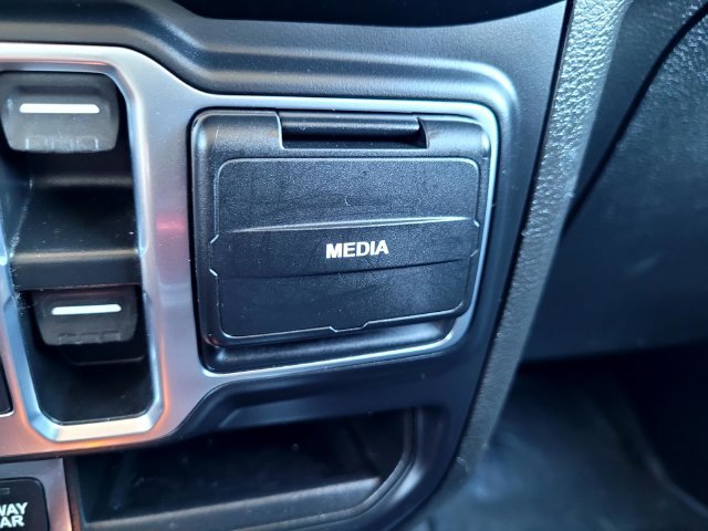 Used 2023 Jeep Wrangler Unlimited Rubicon 4xe AWD/4WD image 18