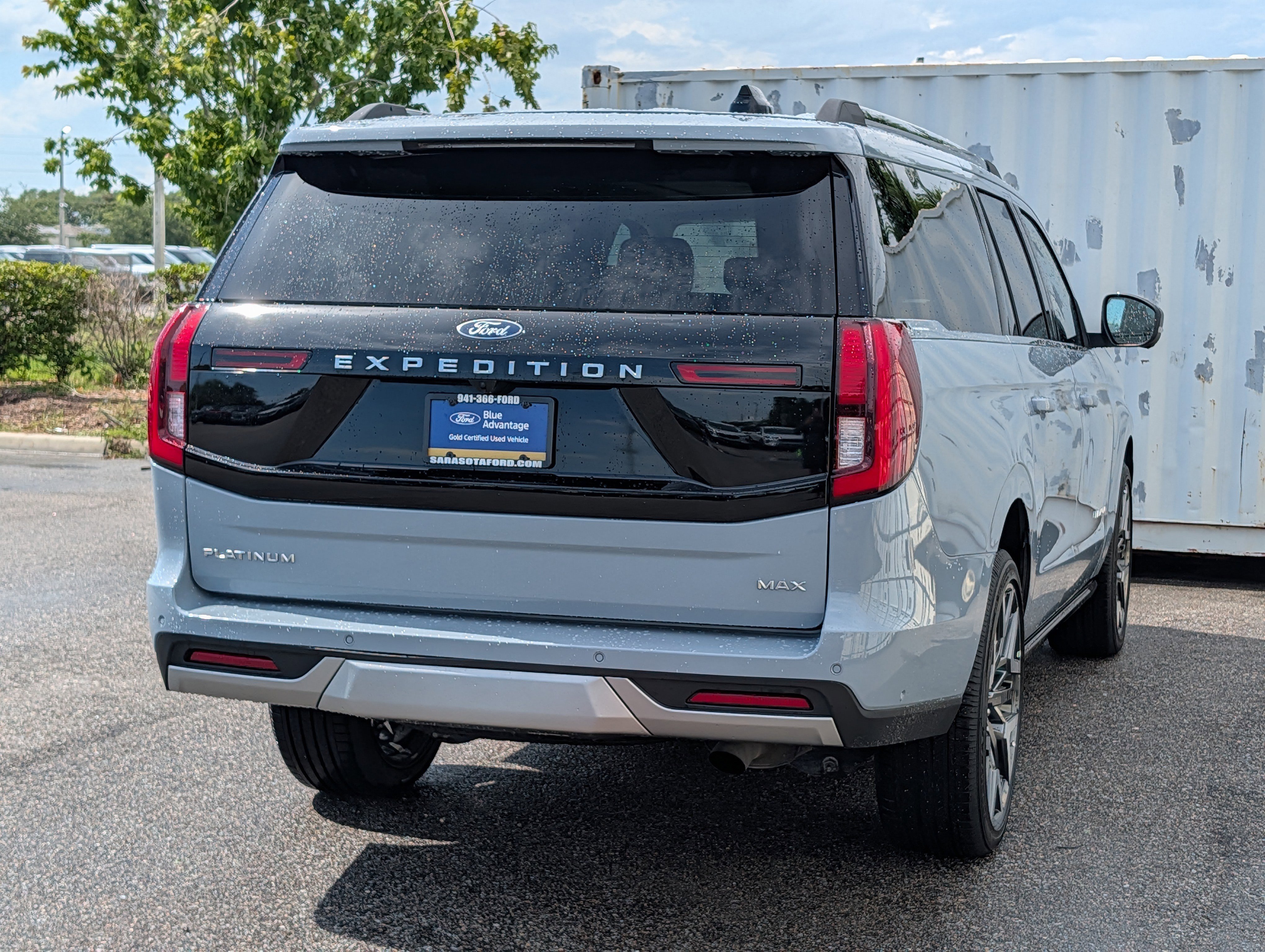Certified 2025 Ford Expedition Max Platinum w/ Driver's Package AWD/4WD image 4