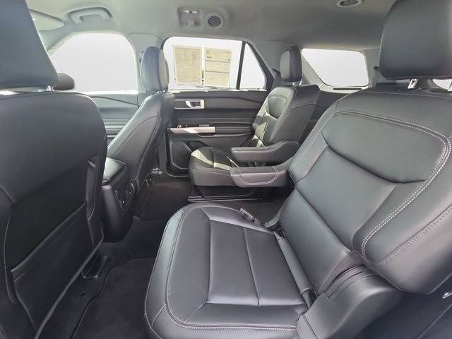 Certified 2023 Ford Explorer XLT w/ Equipment Group 202A AWD/4WD image 15