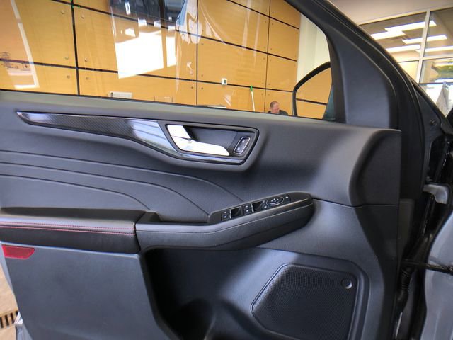Certified 2025 Ford Escape ST-Line FWD image 12
