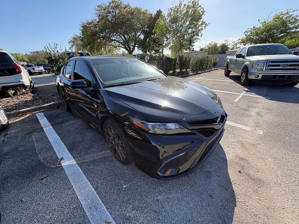 Used 2024 Toyota Camry SE w/ Convenience Package image 2
