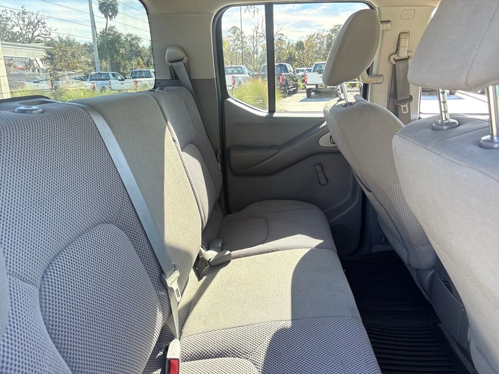 Used 2018 Nissan Frontier S image 28